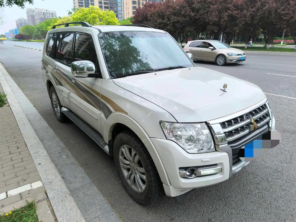 2018 Mitsubishi Pajero 3.0L 174HP V6 5AT,autocango,china used car exporter,china ev exporter,chinese used car exporter,chinese used ev exporter