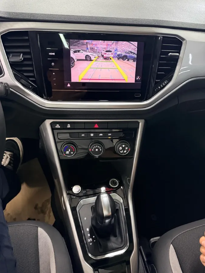 2022 Volkswagen T-Roc 1.4T 150HP L4 7DCT,autocango,china used car exporter,china ev exporter,chinese used car exporter,chinese used ev exporter