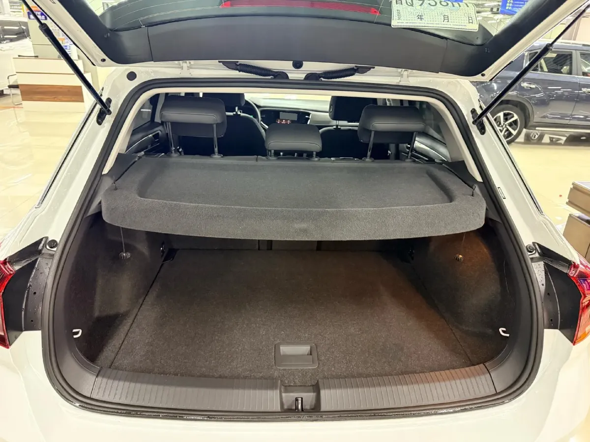 2022 Volkswagen T-Roc 1.4T 150HP L4 7DCT,autocango,china used car exporter,china ev exporter,chinese used car exporter,chinese used ev exporter