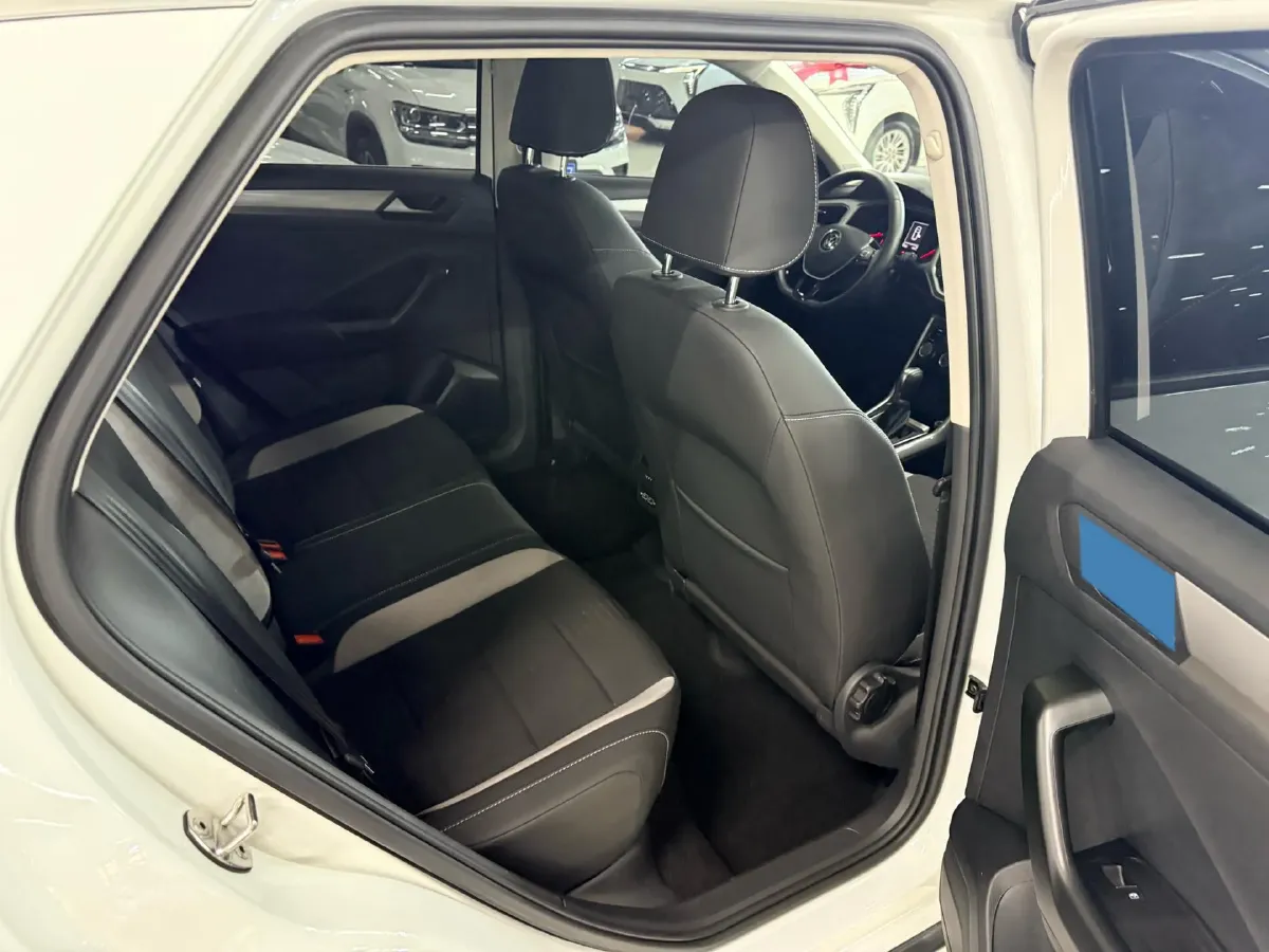 2022 Volkswagen T-Roc 1.4T 150HP L4 7DCT,autocango,china used car exporter,china ev exporter,chinese used car exporter,chinese used ev exporter