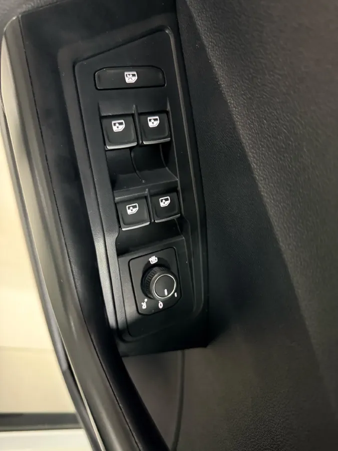 2022 Volkswagen T-Roc 1.4T 150HP L4 7DCT,autocango,china used car exporter,china ev exporter,chinese used car exporter,chinese used ev exporter