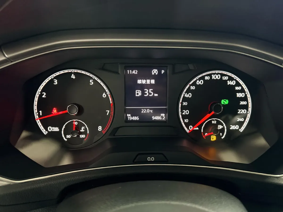 2022 Volkswagen T-Roc 1.4T 150HP L4 7DCT,autocango,china used car exporter,china ev exporter,chinese used car exporter,chinese used ev exporter