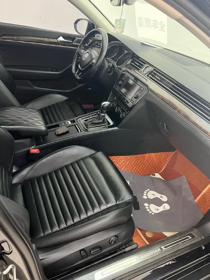 2018 Volkswagen Magotan 1.8T 180HP L4 7DCT,autocango,china used car exporter,china ev exporter,chinese used car exporter,chinese used ev exporter