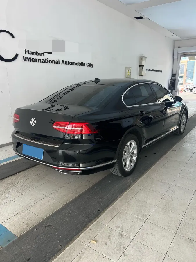 2018 Volkswagen Magotan 1.8T 180HP L4 7DCT,autocango,china used car exporter,china ev exporter,chinese used car exporter,chinese used ev exporter