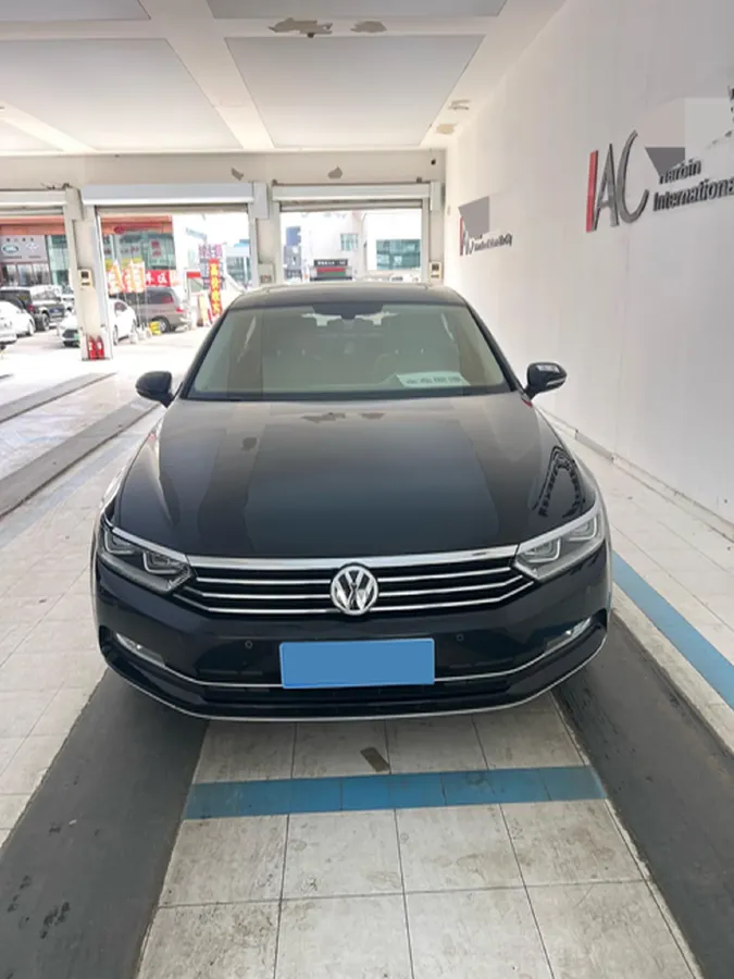 2018 Volkswagen Magotan 1.8T 180HP L4 7DCT,autocango,china used car exporter,china ev exporter,chinese used car exporter,chinese used ev exporter