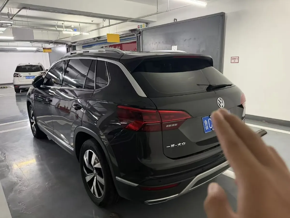 2019 Jeep Cherokee 2.0T 234HP L4 9AT,autocango,china used car exporter,china ev exporter,chinese used car exporter,chinese used ev exporter