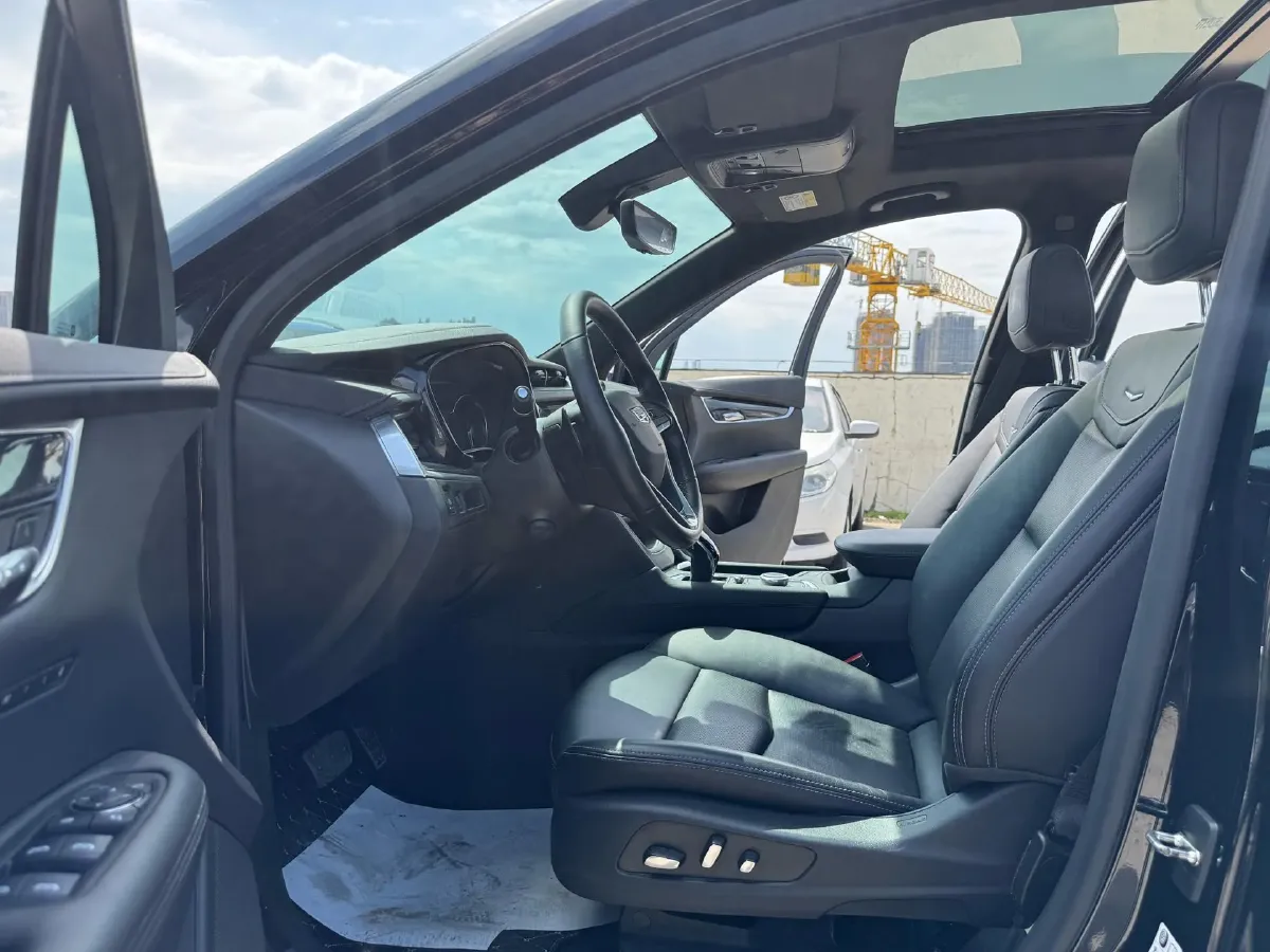 2021 Cadillac XT6 2.0T 237HP L4 9AT,autocango,china used car exporter,china ev exporter,chinese used car exporter,chinese used ev exporter