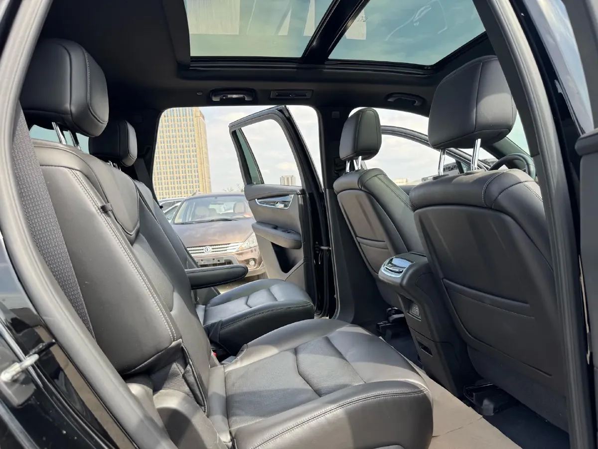 2021 Cadillac XT6 2.0T 237HP L4 9AT,autocango,china used car exporter,china ev exporter,chinese used car exporter,chinese used ev exporter