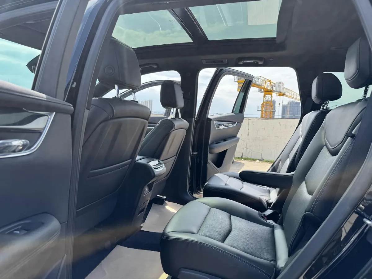 2021 Cadillac XT6 2.0T 237HP L4 9AT,autocango,china used car exporter,china ev exporter,chinese used car exporter,chinese used ev exporter