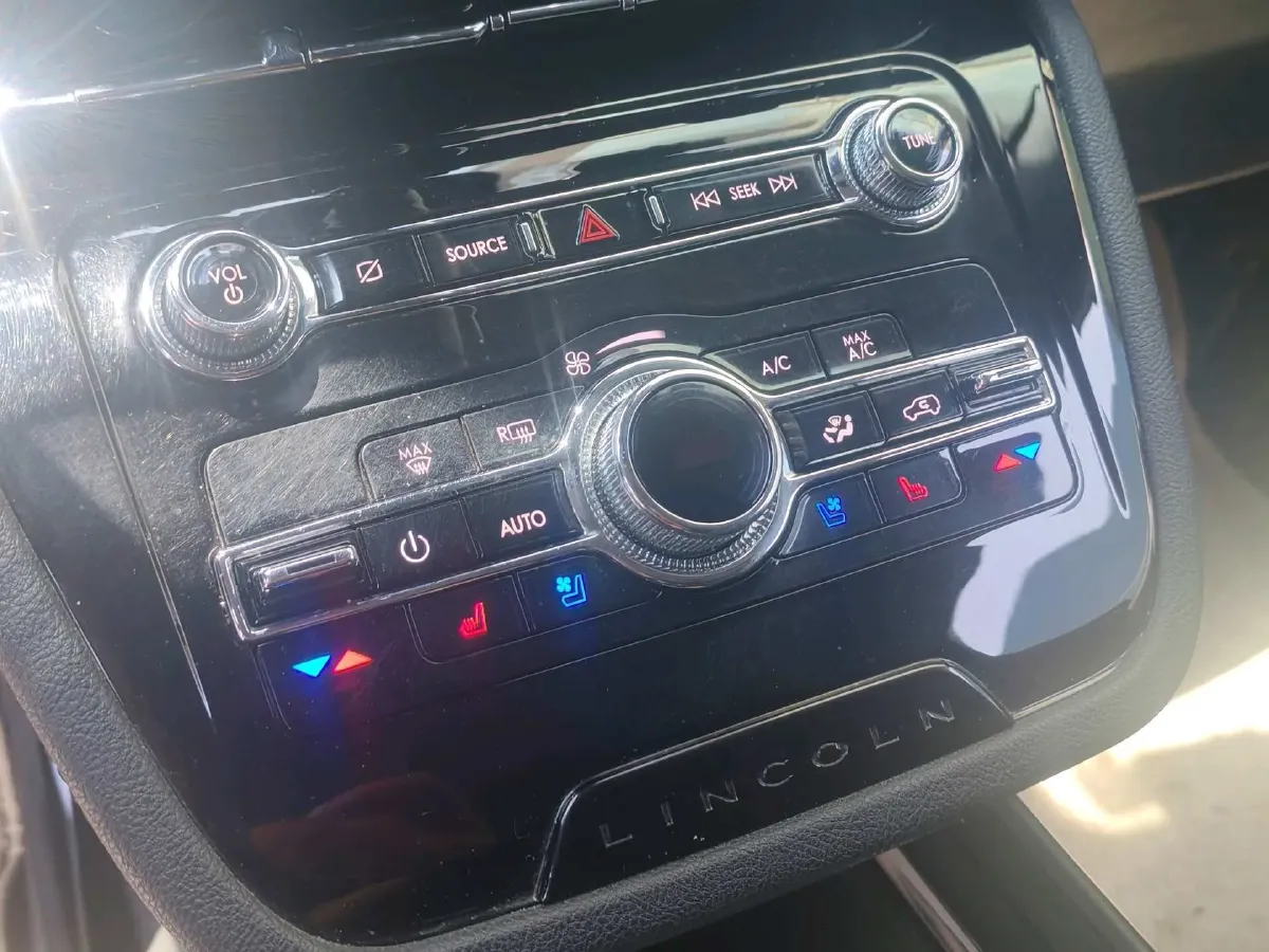 2021 Lincoln Corsair 2.0T 245HP L4 8AT,autocango,china used car exporter,china ev exporter,chinese used car exporter,chinese used ev exporter