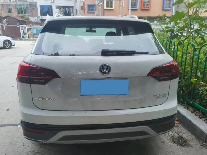 2019 MINI CLUBMAN 1.5T 102HP L3 6AT,autocango,china used car exporter,china ev exporter,chinese used car exporter,chinese used ev exporter