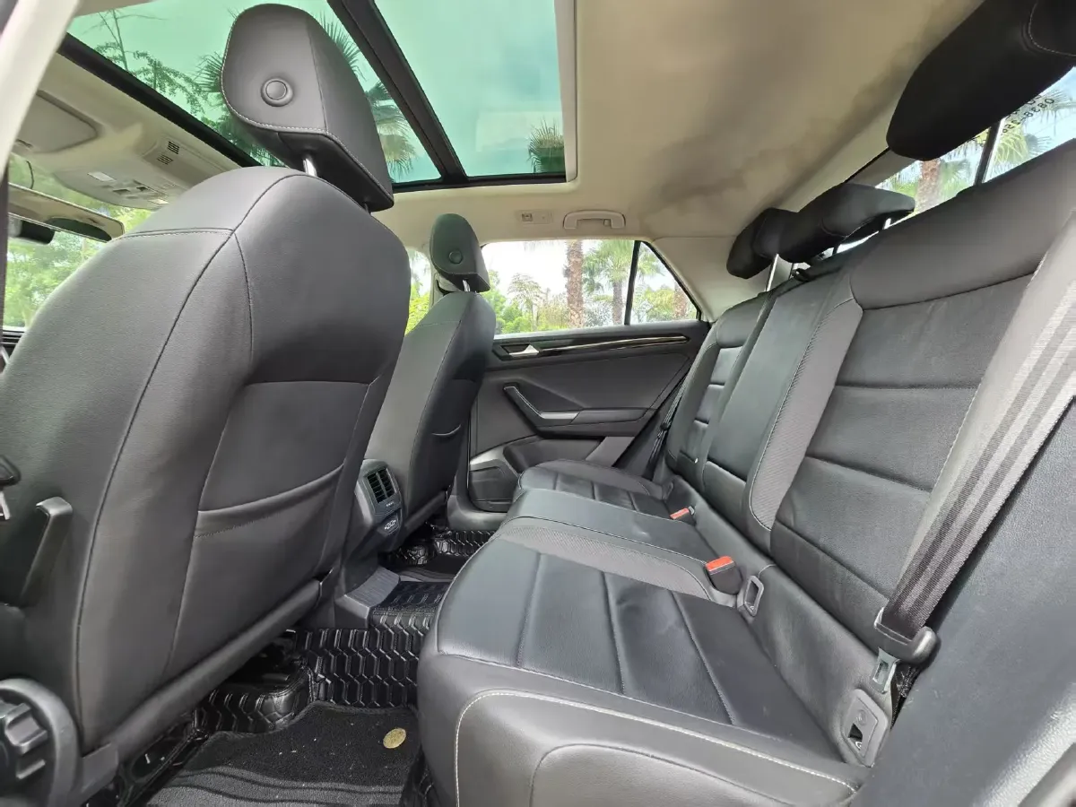 2018 Borgward BX7 2.0T 224HP L4 6AT,autocango,china used car exporter,china ev exporter,chinese used car exporter,chinese used ev exporter