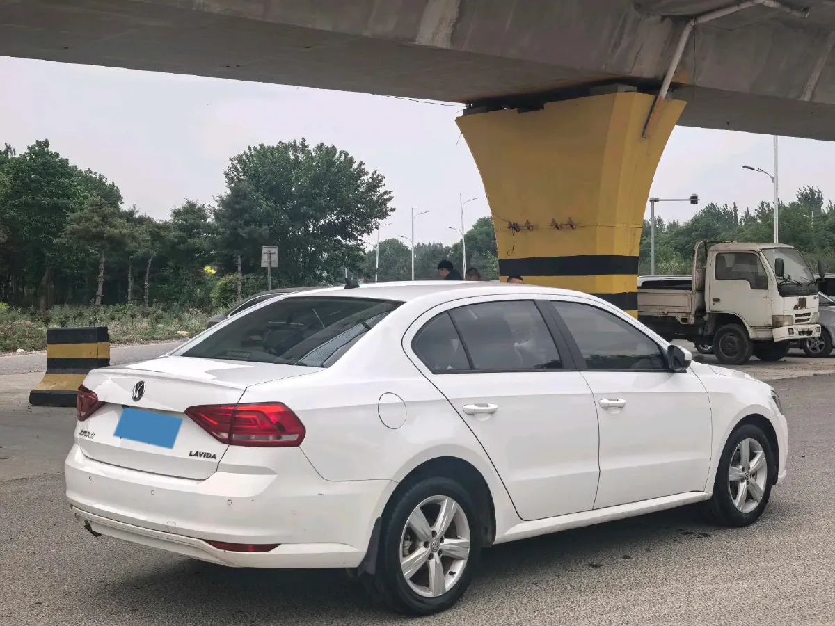 2017 Volkswagen Lavida 1.6L 110HP L4 6AT,autocango,china used car exporter,china ev exporter,chinese used car exporter,chinese used ev exporter