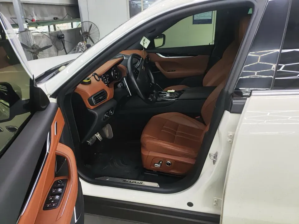 2022 Maserati Levante 3.0T 350HP V6 8AT,autocango,china used car exporter,china ev exporter,chinese used car exporter,chinese used ev exporter