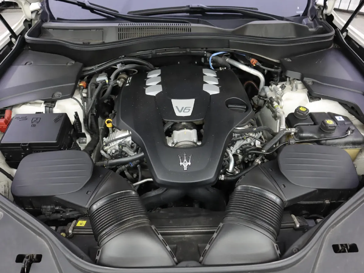 2022 Maserati Levante 3.0T 350HP V6 8AT,autocango,china used car exporter,china ev exporter,chinese used car exporter,chinese used ev exporter