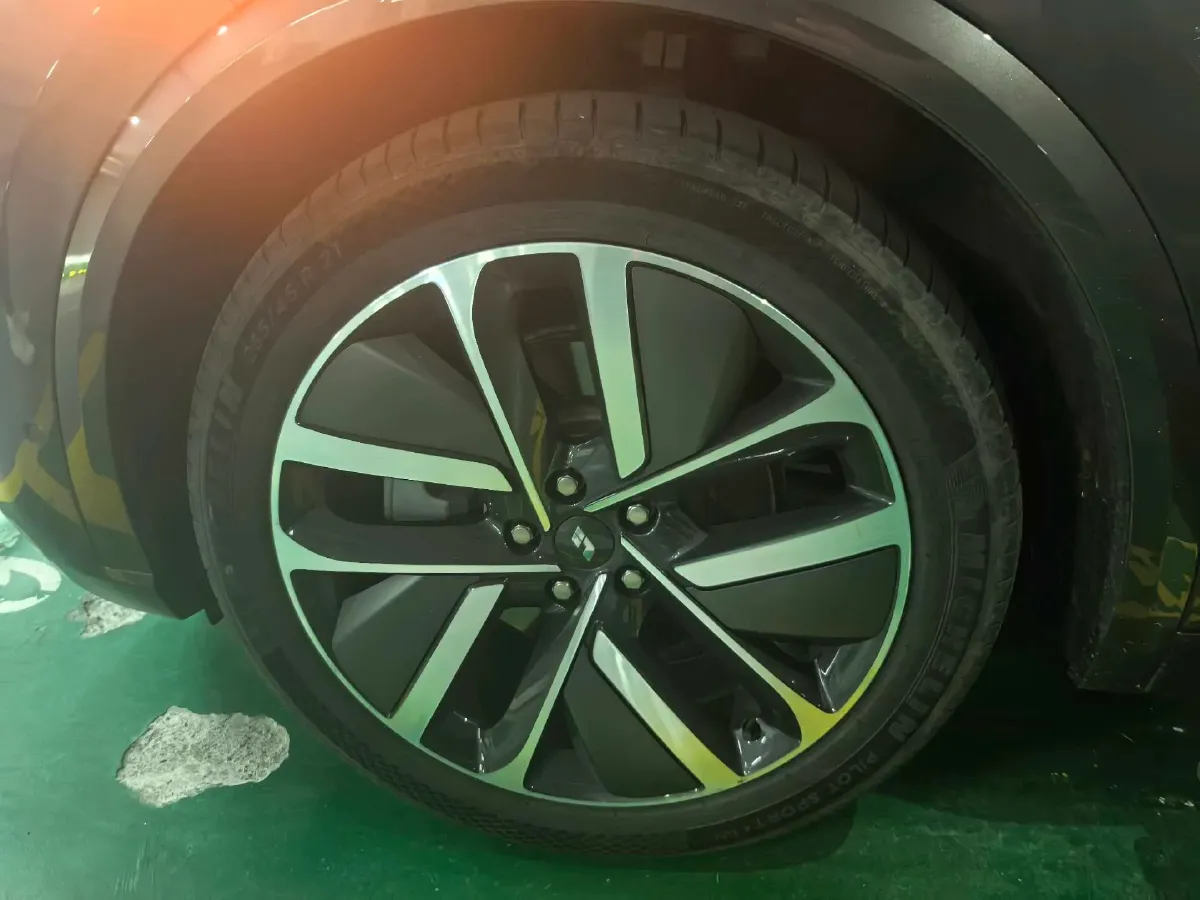 2022 Li L9 Range Extended 154HP REEV 42.6KWH,autocango,china used car exporter,china ev exporter,chinese used car exporter,chinese used ev exporter