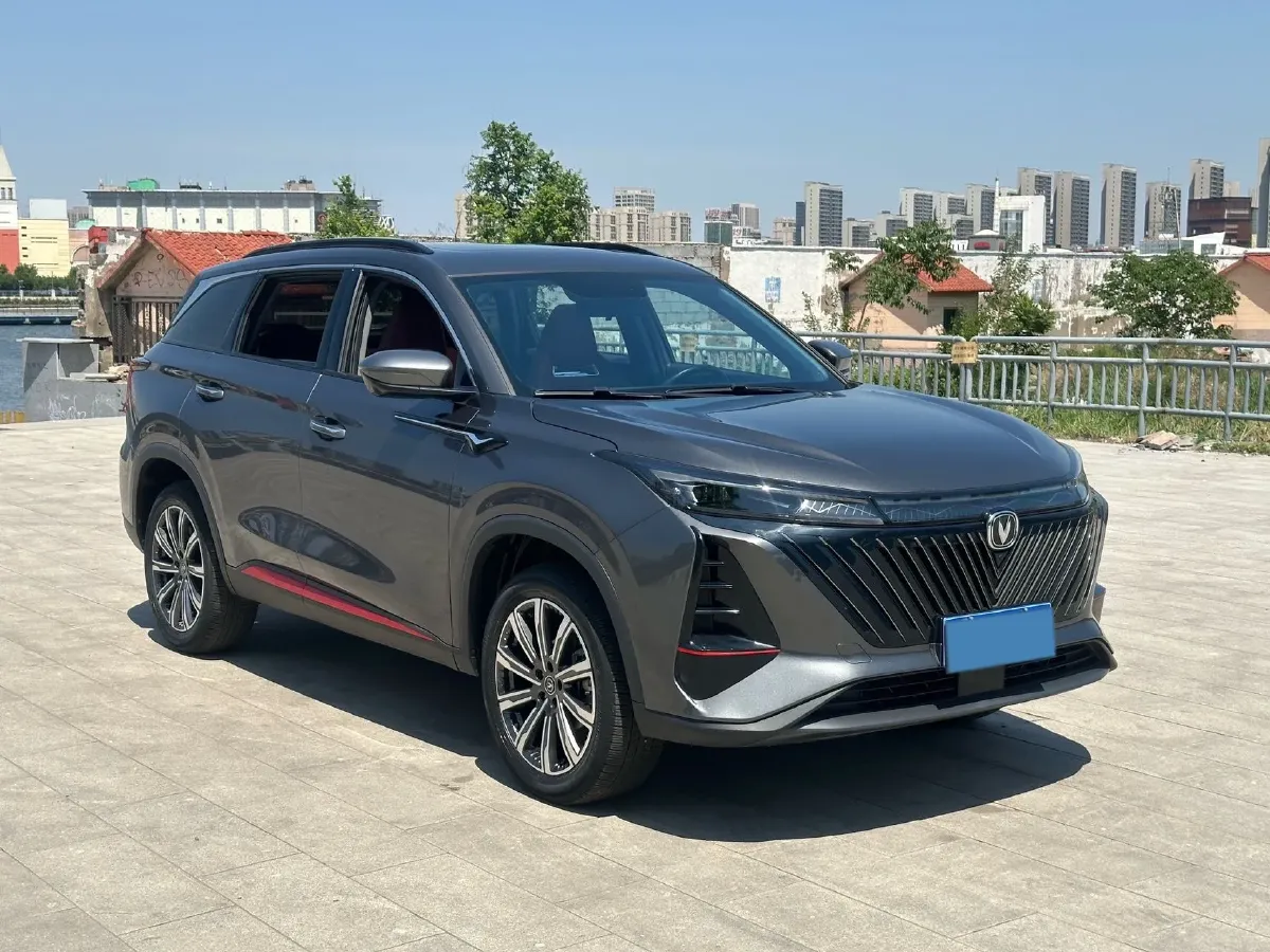 2022 ChangAn CS75 Plus 1.5T 188HP L4 8AT,autocango,china used car exporter,china ev exporter,chinese used car exporter,chinese used ev exporter