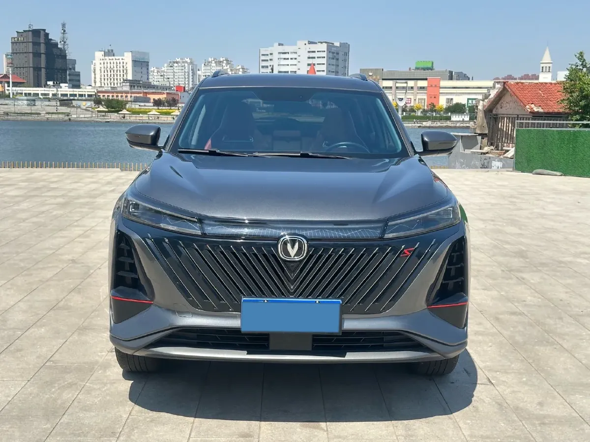 2022 ChangAn CS75 Plus 1.5T 188HP L4 8AT,autocango,china used car exporter,china ev exporter,chinese used car exporter,chinese used ev exporter