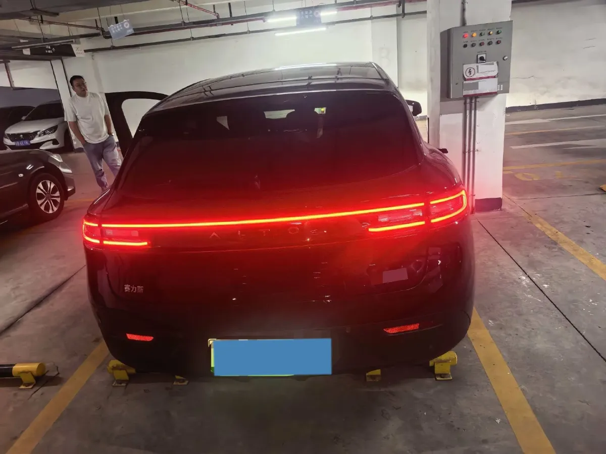 2022 AITO AITO M5 Range Extended 125HP REEV 40KWH,autocango,china used car exporter,china ev exporter,chinese used car exporter,chinese used ev exporter