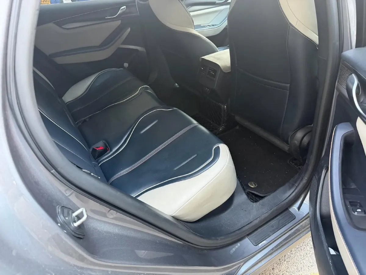 2021 MAXUS G50 1.5T 169HP L4 7DCT,autocango,china used car exporter,china ev exporter,chinese used car exporter,chinese used ev exporter