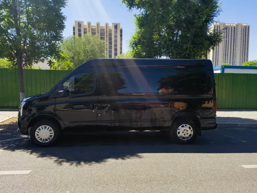 2023 MAXUS XinTu V80 2.0T 139HP L4 6MT,autocango,china used car exporter,china ev exporter,chinese used car exporter,chinese used ev exporter