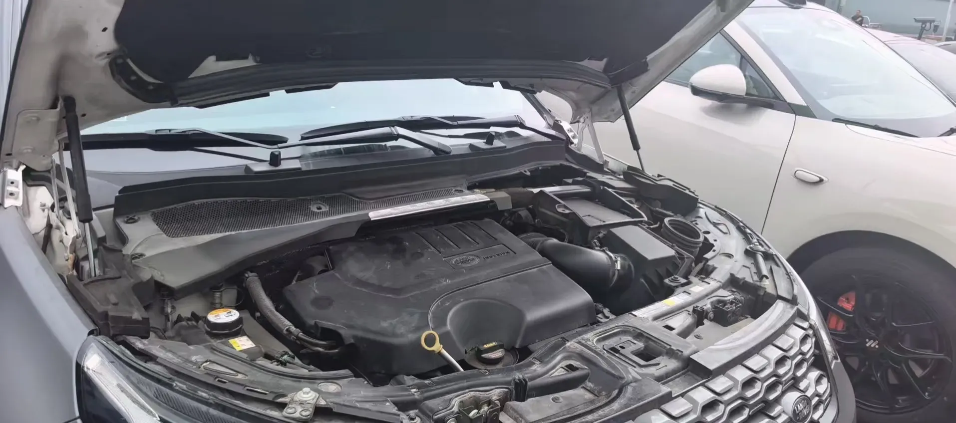 2020 Land Rover Discovery Sport 2.0T 249HP L4 9AT,autocango,china used car exporter,china ev exporter,chinese used car exporter,chinese used ev exporter