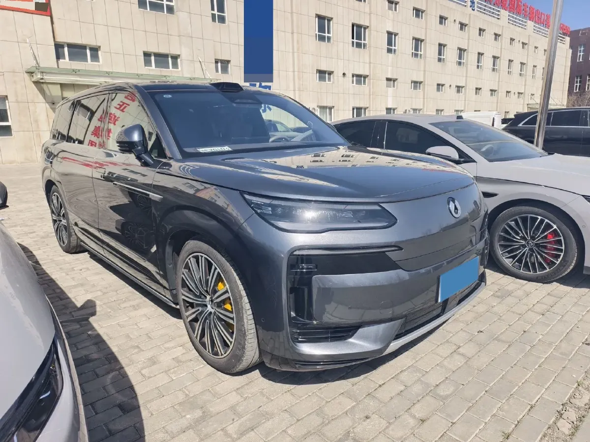 2025 Denza DenzaN9 2.0T 207HP L4 E-CVT PHEV,autocango,china used car exporter,china ev exporter,chinese used car exporter,chinese used ev exporter