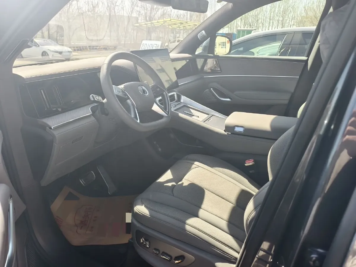 2025 Denza DenzaN9 2.0T 207HP L4 E-CVT PHEV,autocango,china used car exporter,china ev exporter,chinese used car exporter,chinese used ev exporter