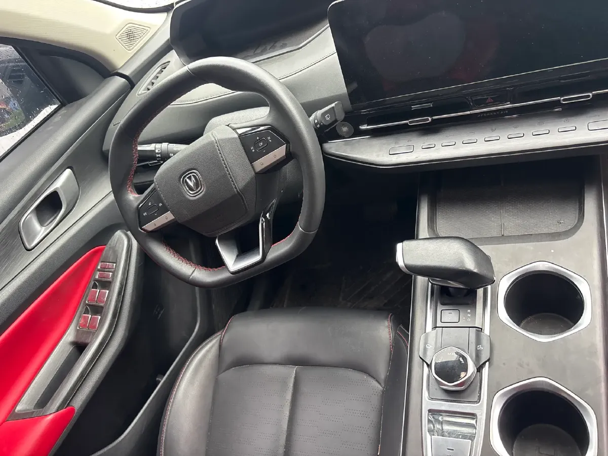 2022 ChangAn UNI-V 1.5T 188HP L4 7DCT,autocango,china used car exporter,china ev exporter,chinese used car exporter,chinese used ev exporter