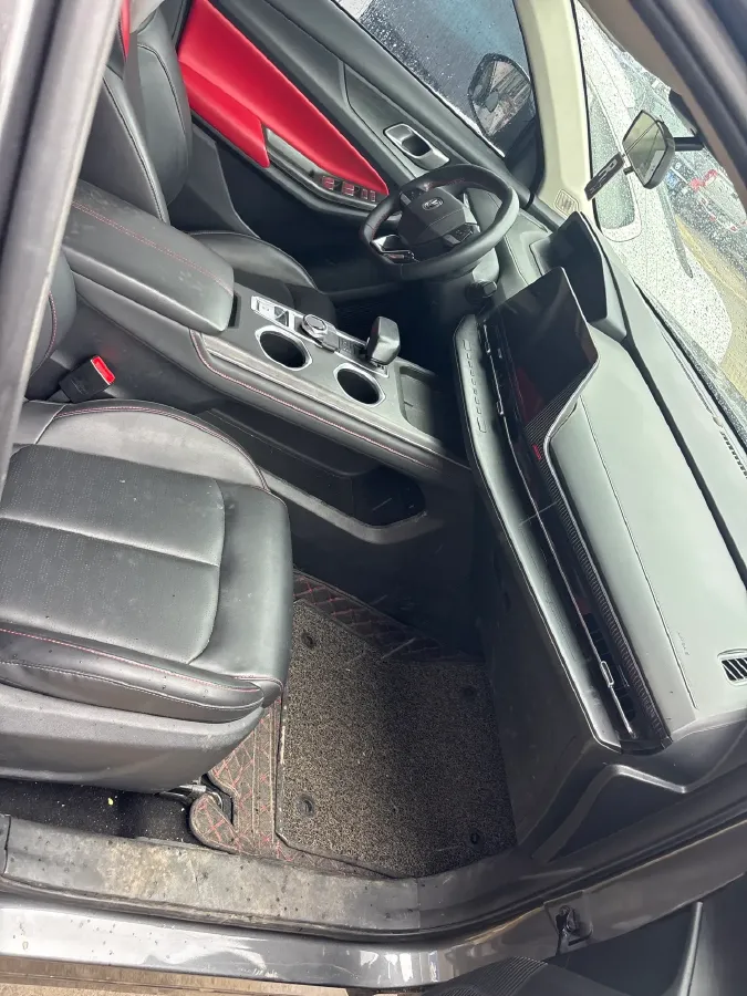 2022 ChangAn UNI-V 1.5T 188HP L4 7DCT,autocango,china used car exporter,china ev exporter,chinese used car exporter,chinese used ev exporter