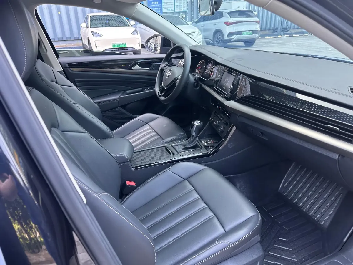 2019 Chevrolet Equinox 1.5T 180HP L4 6AT,autocango,china used car exporter,china ev exporter,chinese used car exporter,chinese used ev exporter