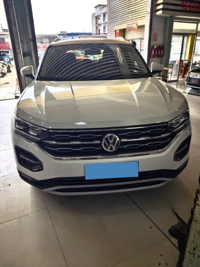 2019 Jeep Cherokee 2.0T 234HP L4 9AT,autocango,china used car exporter,china ev exporter,chinese used car exporter,chinese used ev exporter