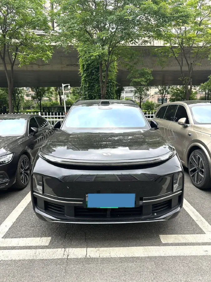 2023 Li L8 Range Extended 154HP REEV 40.9KWH,autocango,china used car exporter,china ev exporter,chinese used car exporter,chinese used ev exporter