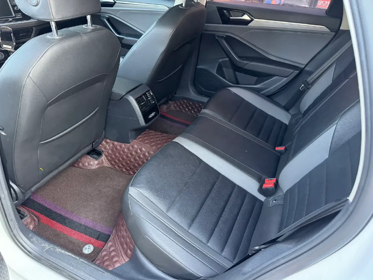 2019 Jeep Renegade 1.3T 173HP L4 7DCT,autocango,china used car exporter,china ev exporter,chinese used car exporter,chinese used ev exporter
