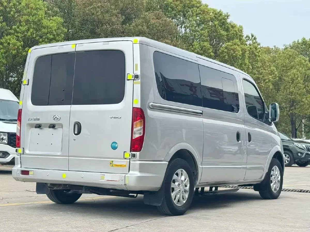 2021 MAXUS XinTu V80 2.0T 139HP L4 6MT,autocango,china used car exporter,china ev exporter,chinese used car exporter,chinese used ev exporter