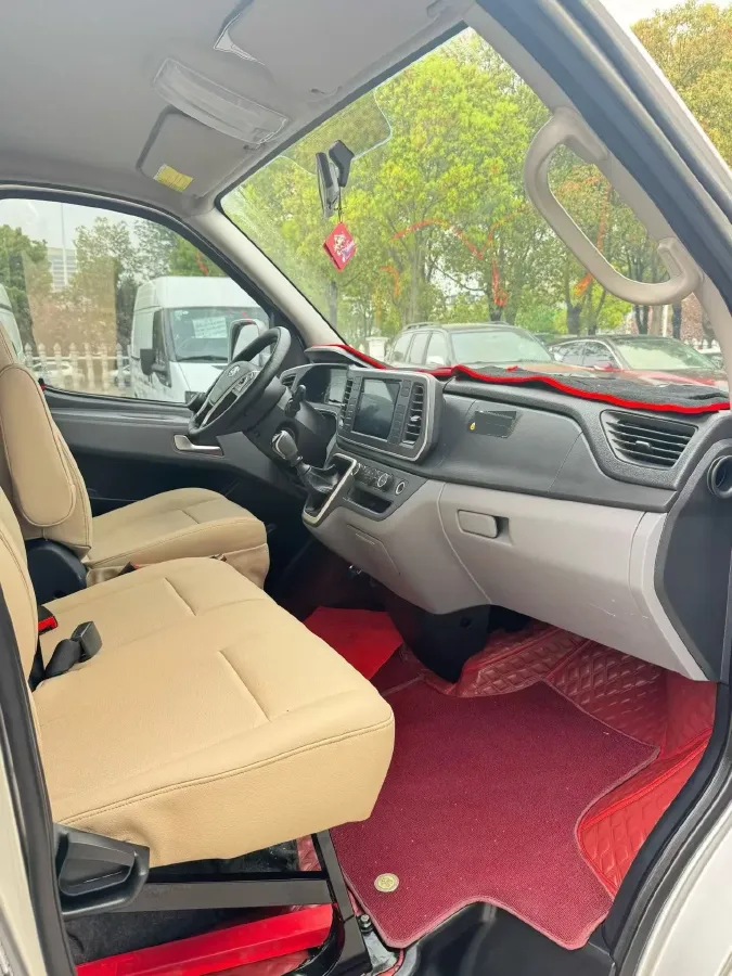 2021 MAXUS XinTu V80 2.0T 139HP L4 6MT,autocango,china used car exporter,china ev exporter,chinese used car exporter,chinese used ev exporter