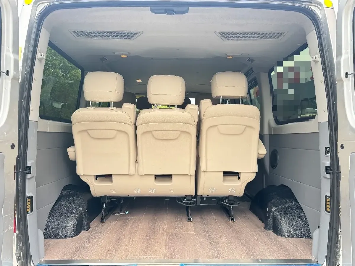 2021 MAXUS XinTu V80 2.0T 139HP L4 6MT,autocango,china used car exporter,china ev exporter,chinese used car exporter,chinese used ev exporter