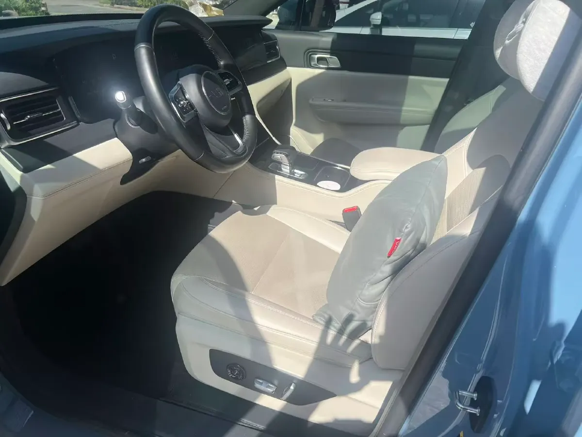2021 Li ONE Range Extended 131HP REEV 40.5KWH,autocango,china used car exporter,china ev exporter,chinese used car exporter,chinese used ev exporter