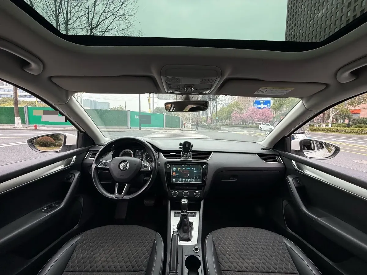 2018 Skoda Octavia 1.2T 116HP L4 7DCT,autocango,china used car exporter,china ev exporter,chinese used car exporter,chinese used ev exporter