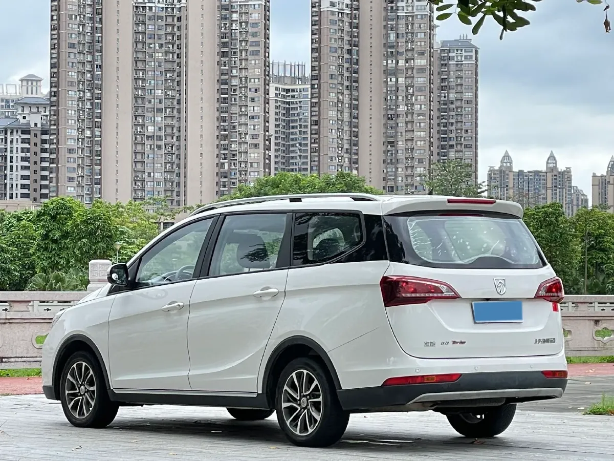 2019 BaoJun 730 1.5T 147HP L4 CVT,autocango,china used car exporter,china ev exporter,chinese used car exporter,chinese used ev exporter