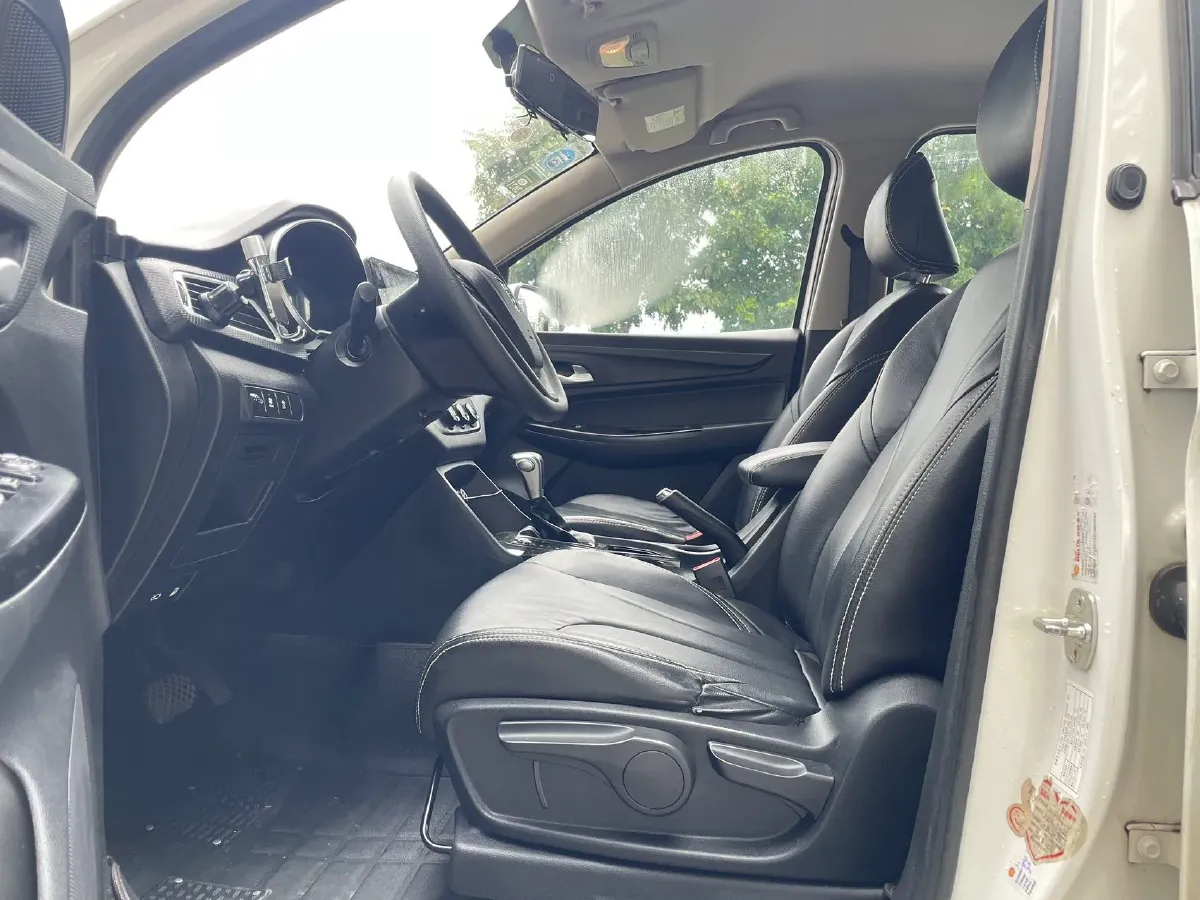 2019 BaoJun 730 1.5T 147HP L4 CVT,autocango,china used car exporter,china ev exporter,chinese used car exporter,chinese used ev exporter