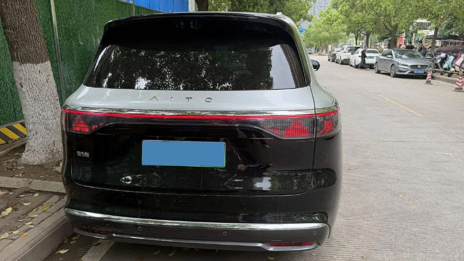 2025 AITO AITO M8 REEV 160HP REEV 53.4KWH,autocango,china used car exporter,china ev exporter,chinese used car exporter,chinese used ev exporter