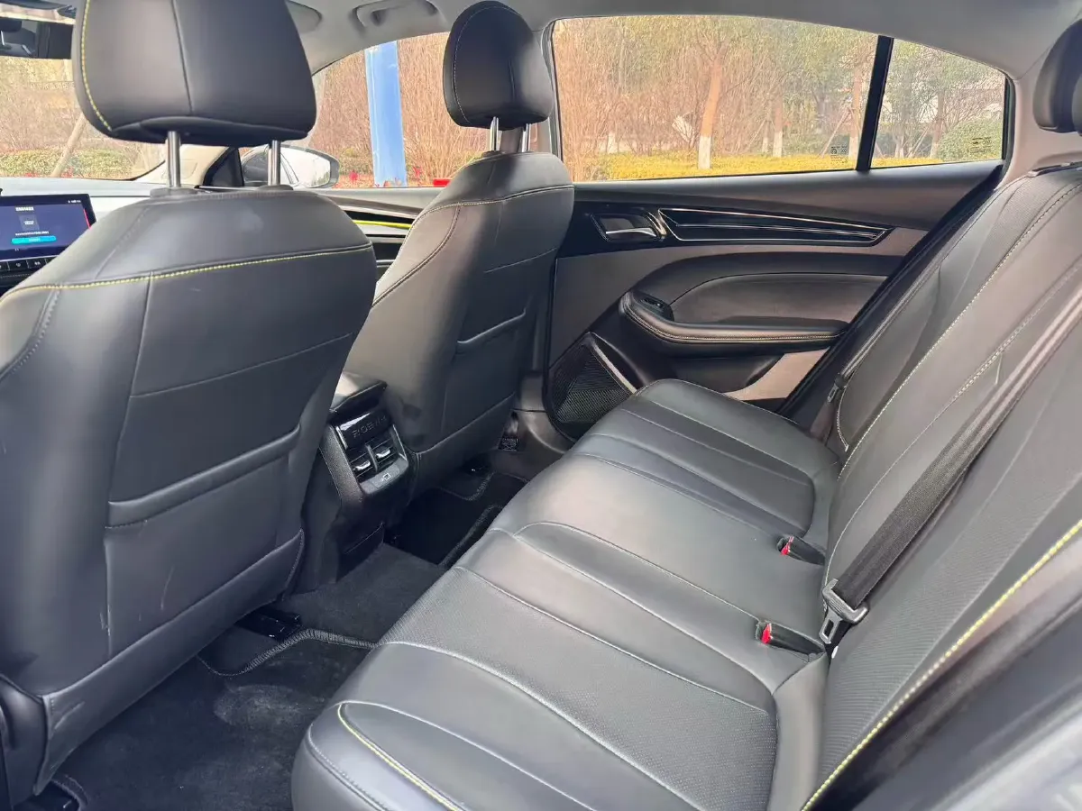 2021 Roewe i5 1.5L 120HP L4 CVT,autocango,china used car exporter,china ev exporter,chinese used car exporter,chinese used ev exporter