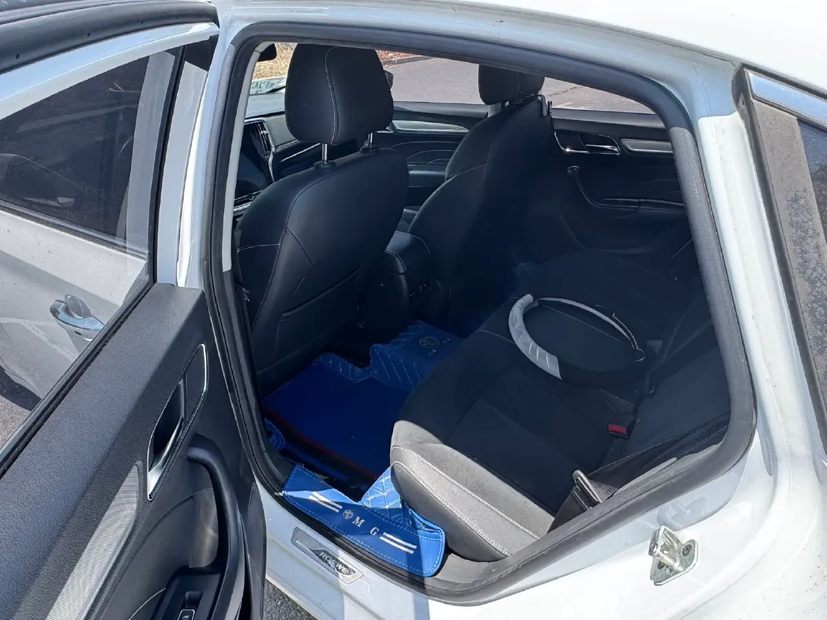 2017 Roewe i6 1.0T 125HP L3 2AT PHEV,autocango,china used car exporter,china ev exporter,chinese used car exporter,chinese used ev exporter
