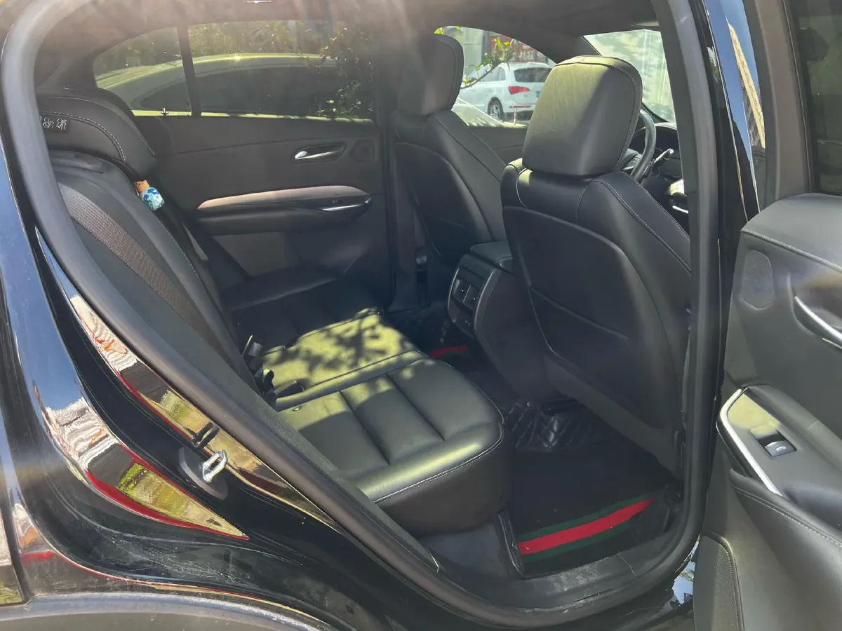 2022 Cadillac XT4 2.0T 237HP L4 9AT,autocango,china used car exporter,china ev exporter,chinese used car exporter,chinese used ev exporter