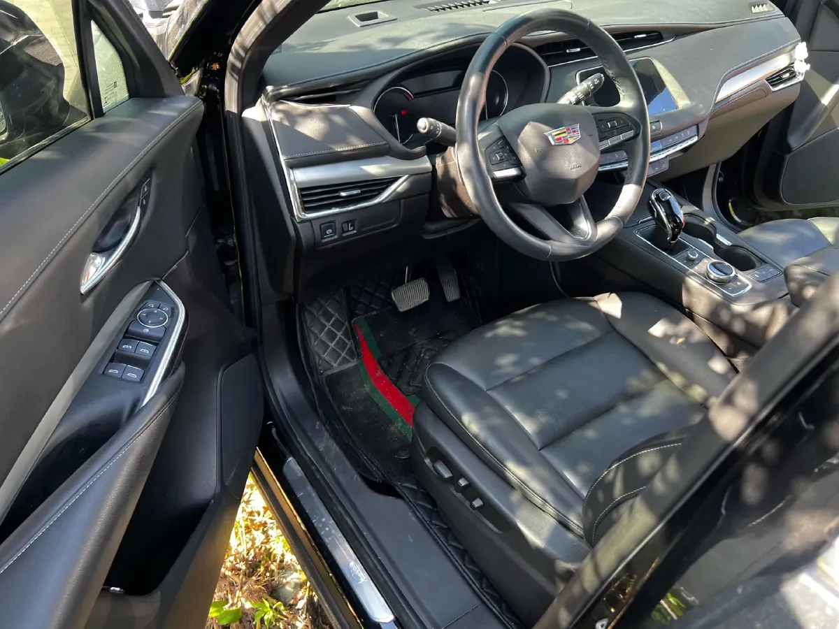 2022 Cadillac XT4 2.0T 237HP L4 9AT,autocango,china used car exporter,china ev exporter,chinese used car exporter,chinese used ev exporter