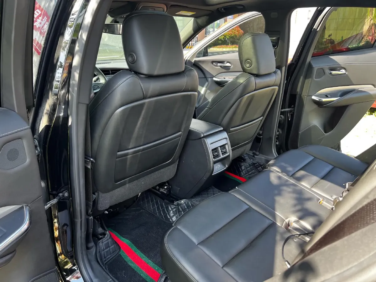 2022 Cadillac XT4 2.0T 237HP L4 9AT,autocango,china used car exporter,china ev exporter,chinese used car exporter,chinese used ev exporter