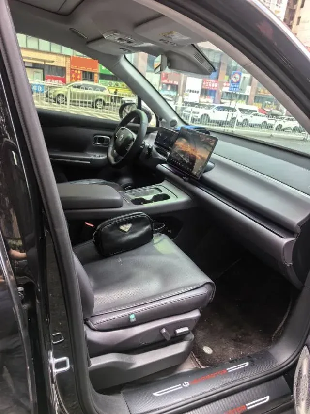 2024 Leapmotor C16 BEV 67.7KWH,autocango,china used car exporter,china ev exporter,chinese used car exporter,chinese used ev exporter