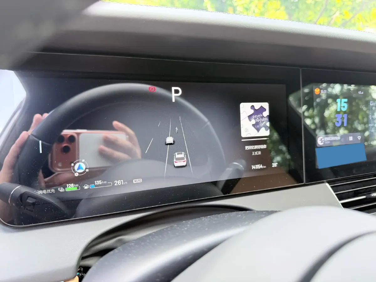 2021 Li ONE Range Extended 131HP REEV 40.5KWH,autocango,china used car exporter,china ev exporter,chinese used car exporter,chinese used ev exporter