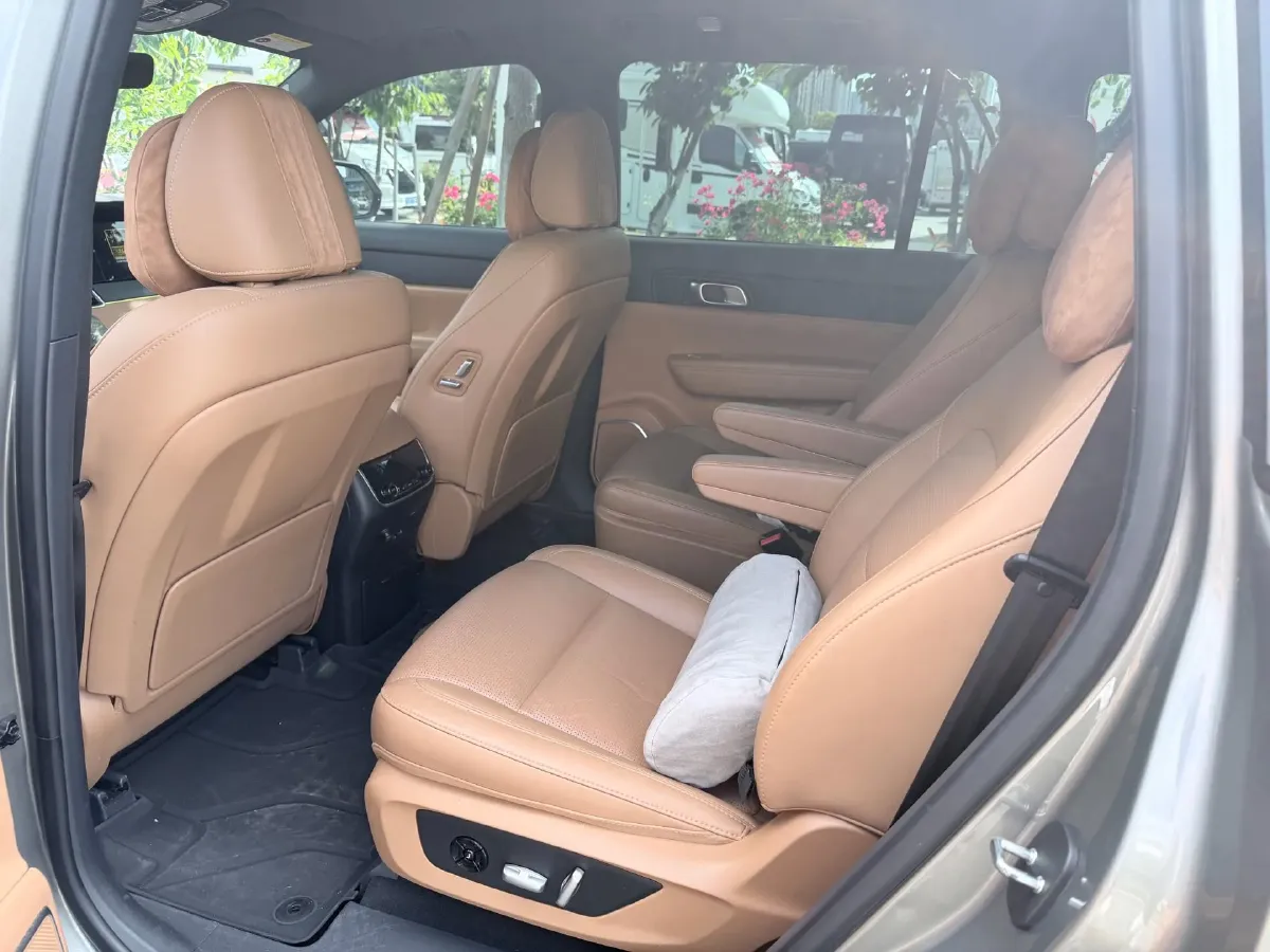 2021 Li ONE Range Extended 131HP REEV 40.5KWH,autocango,china used car exporter,china ev exporter,chinese used car exporter,chinese used ev exporter